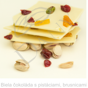 Biela-cokolada-s-pistaciami-brusnicami-a-pomarancovou-korou