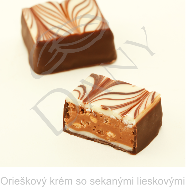 Pralinky-Orieskovy-krem-so-sekanymi-lieskovymi-orieskami-v-tmavej-a-bielej-cokolade